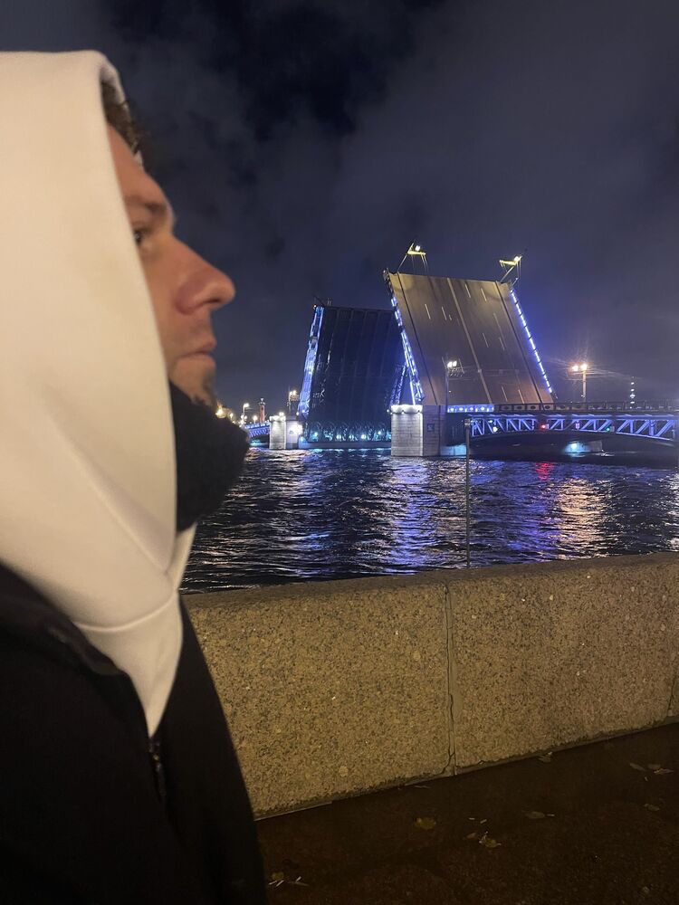  33202229  Radrigo, 52 ,    