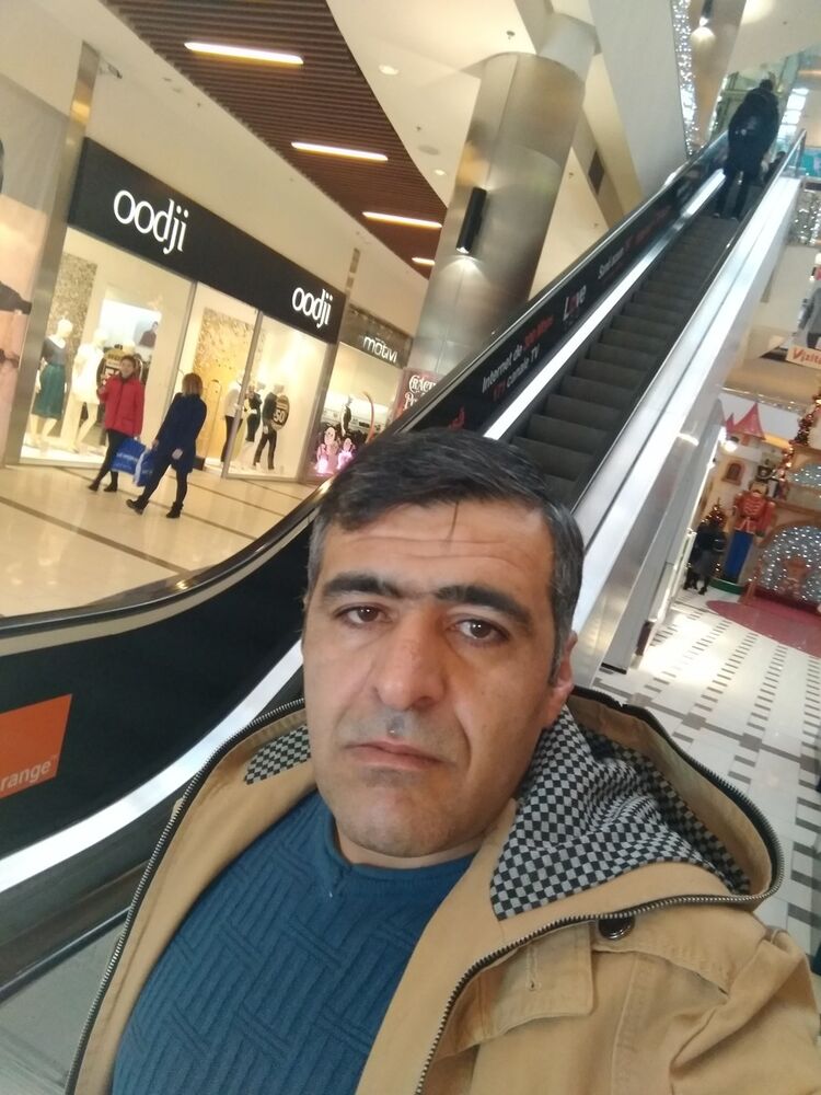  14528369  Ilham, 44 ,    