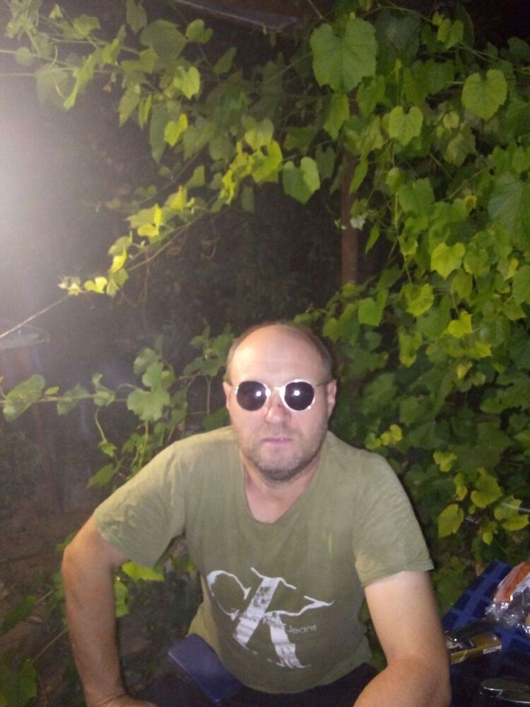  53682469  Alexander, 53 ,    