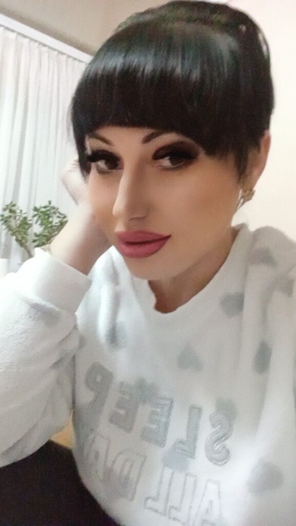  ,   Eugenia, 37 ,   c 