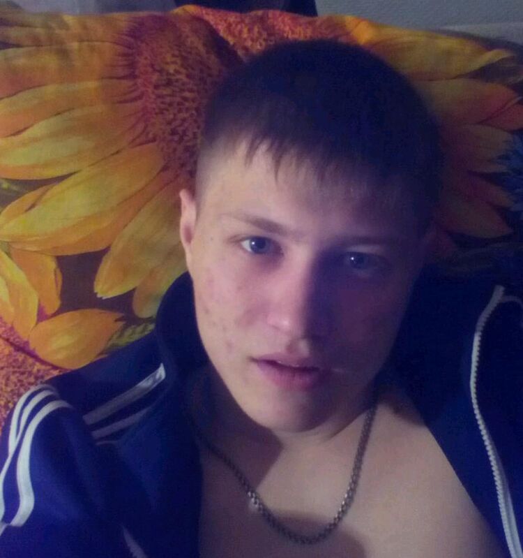  26070219  Vladimir, 32 ,    