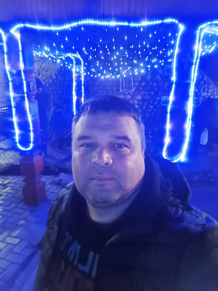  50698459  YURY, 45 ,    