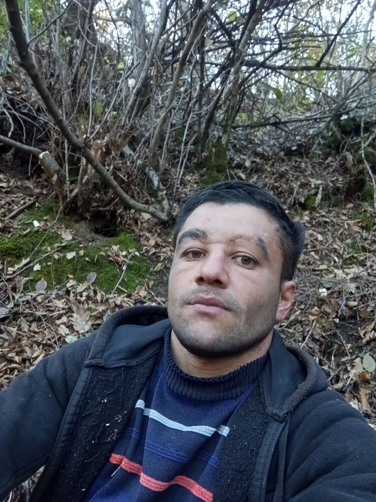  48626149  Qurban, 31 ,    