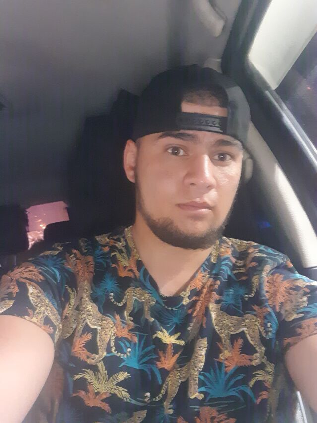  52209029  Salim, 31 ,    