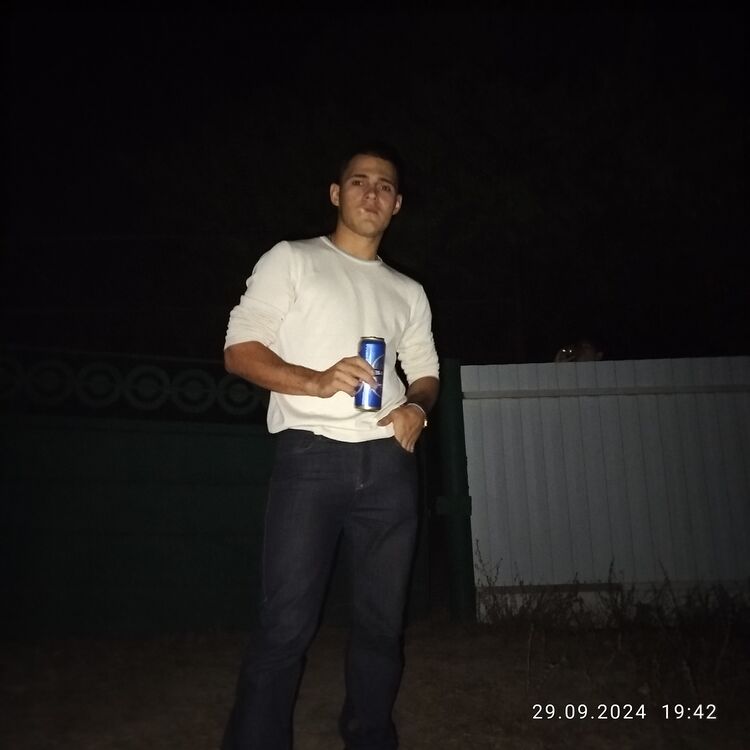  48093429  Maksim, 21 ,    