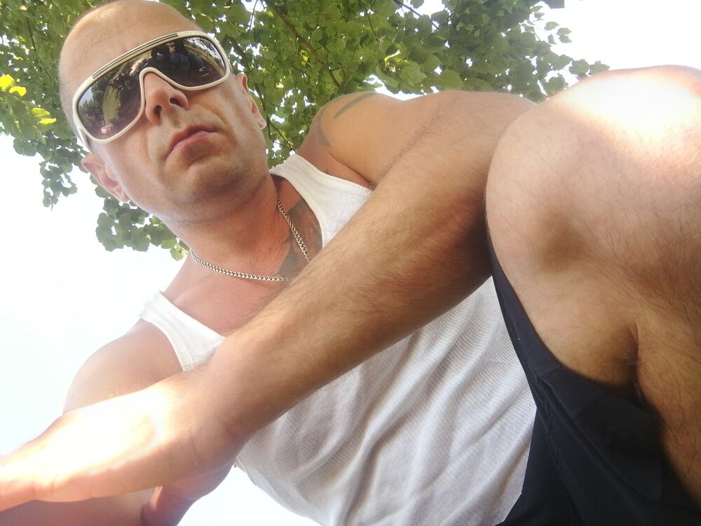  33906849  NikoS, 41 ,    -