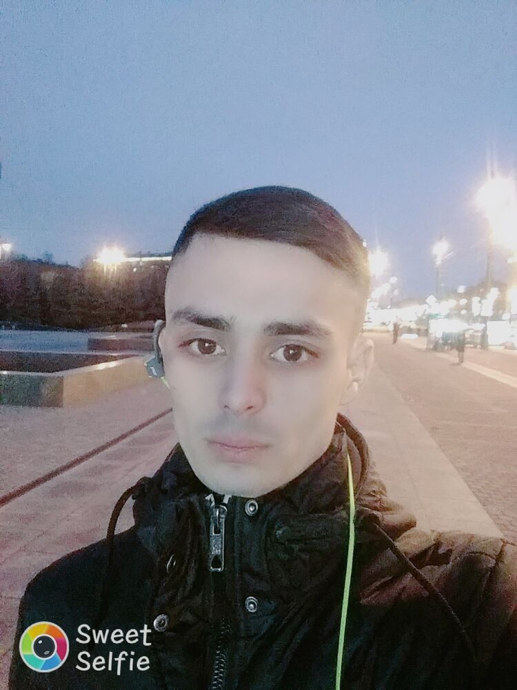  18489779  Muxiddin, 36 ,    