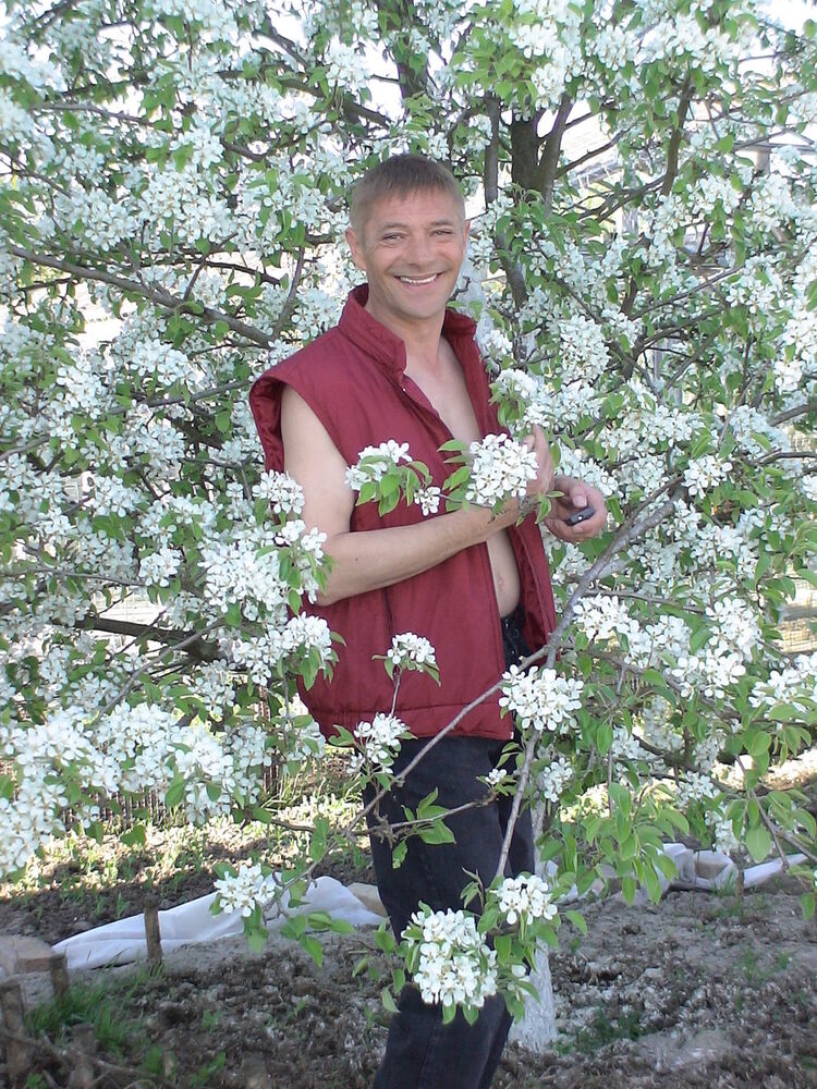  ,   Yury, 48 ,   ,   , c 