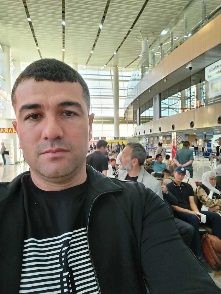  44674349  Elyor, 37 ,    -