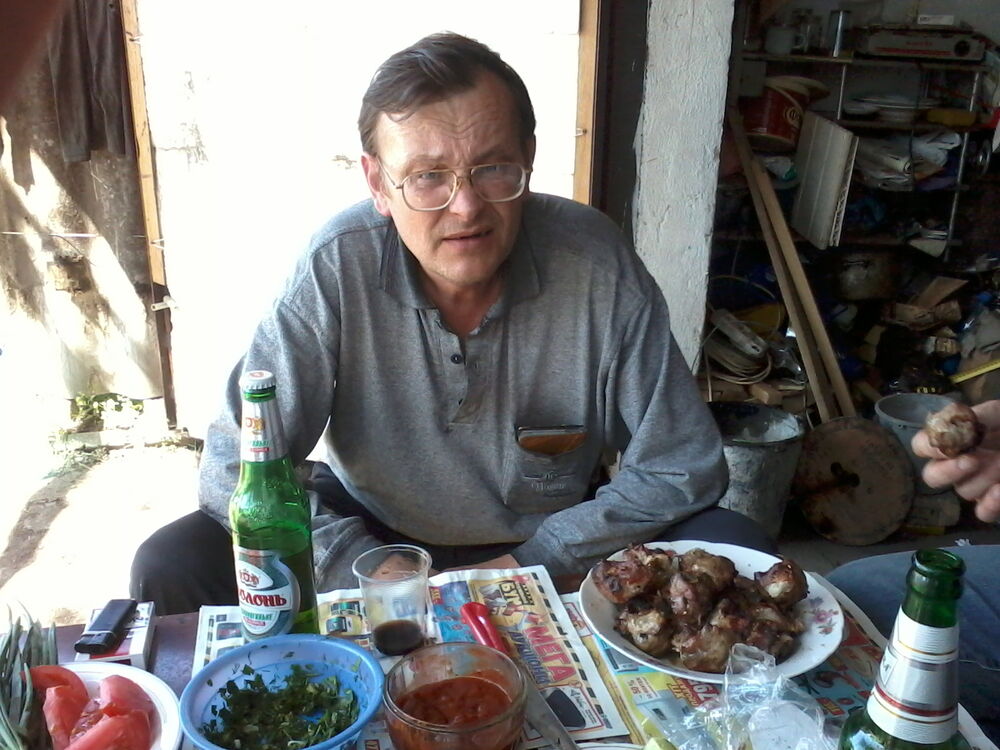  ,   Sergey, 60 ,  
