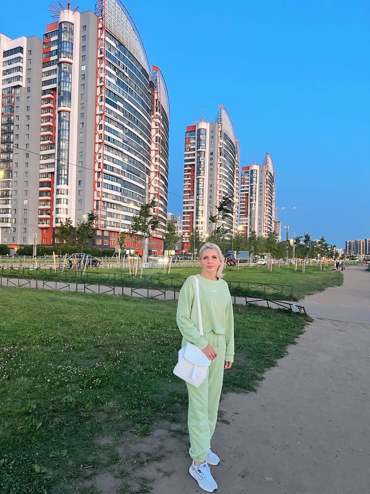  53318969  , 48 ,    -