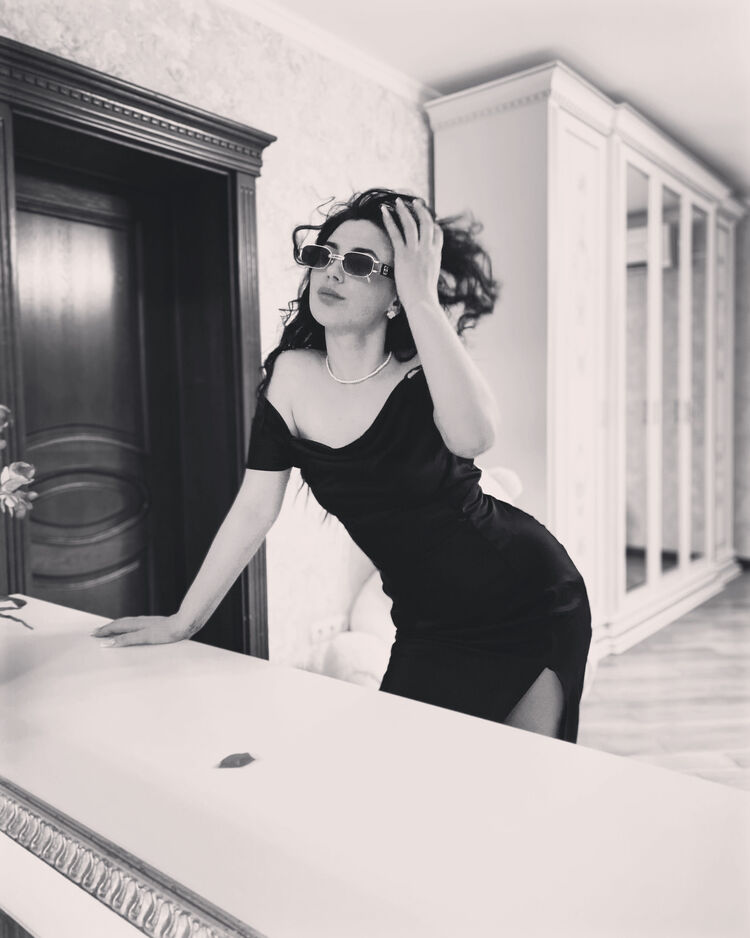  ,   Diana, 29 ,   ,   