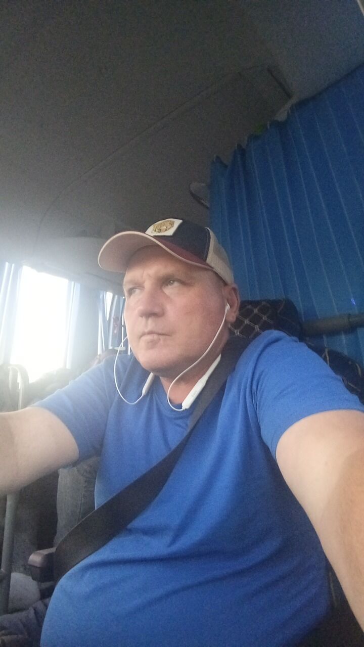  ,   Anton, 42 ,   ,   