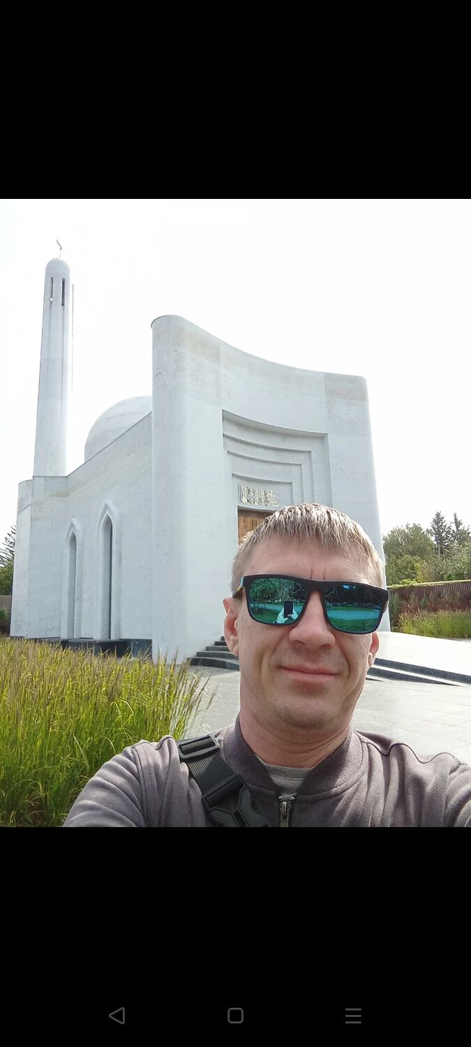  52689669  Rischat, 38 ,    