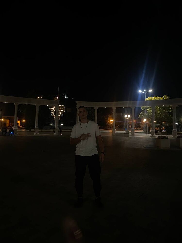  48803329  , 22 ,    