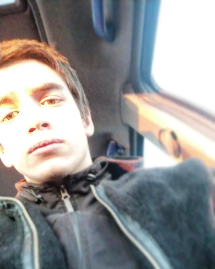  28074549  Arsen, 21 ,    