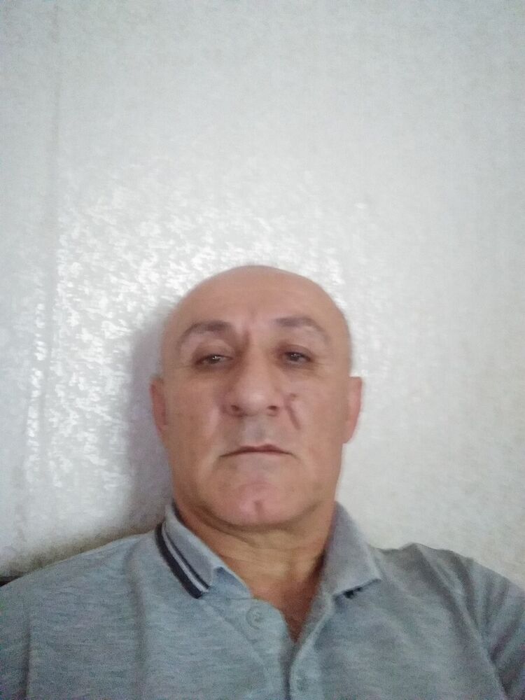  20086289  Aleks, 55 ,     