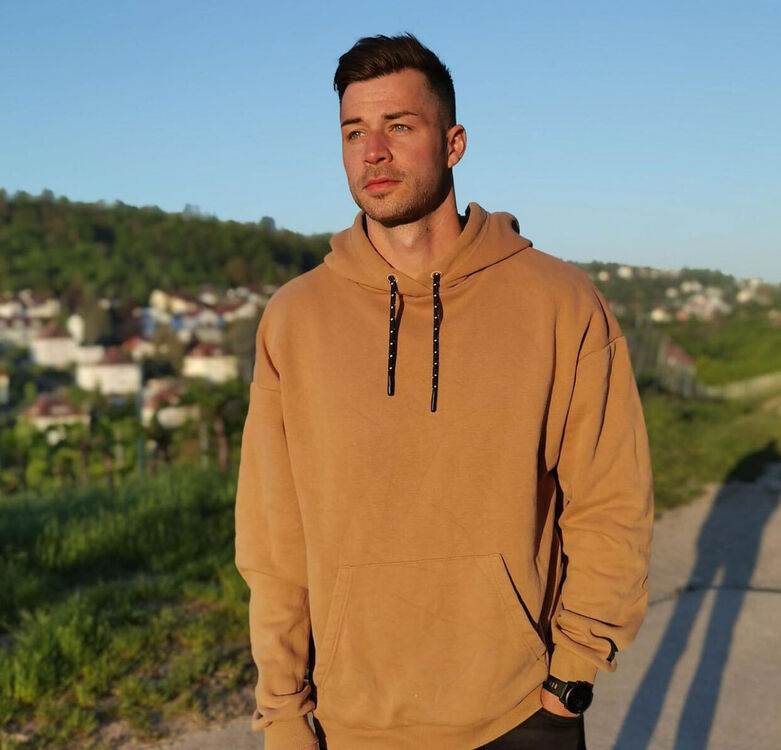  43349949  Dammenhein, 39 ,    