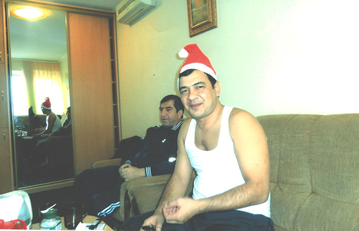  ,   Alik, 42 ,   ,   