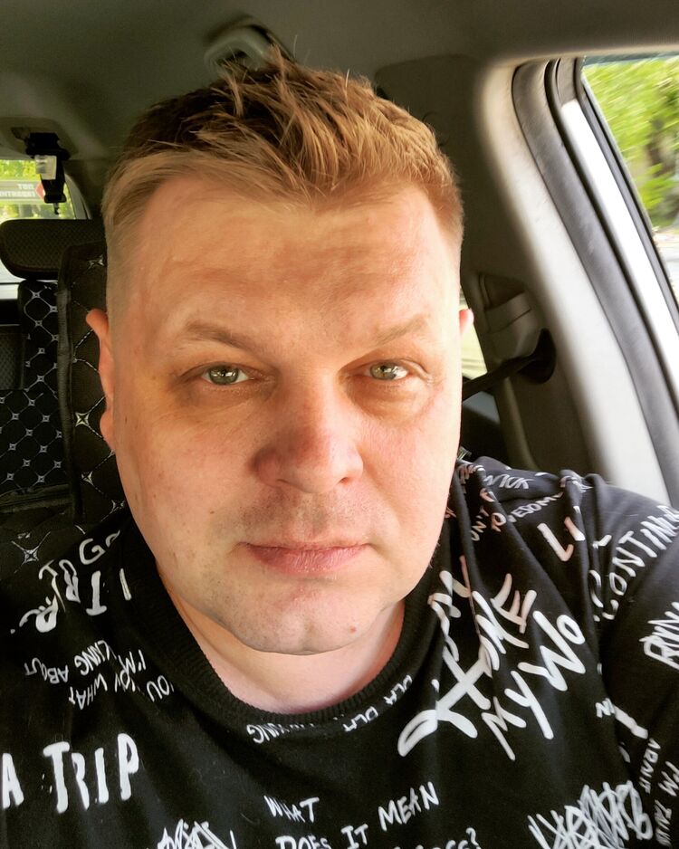  27009389  Vladimir, 41 ,    