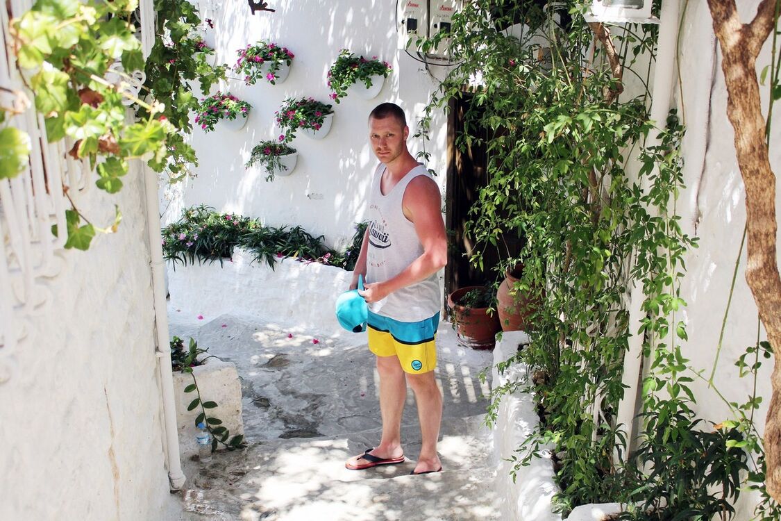  10663929  Mikhail, 35 ,    -