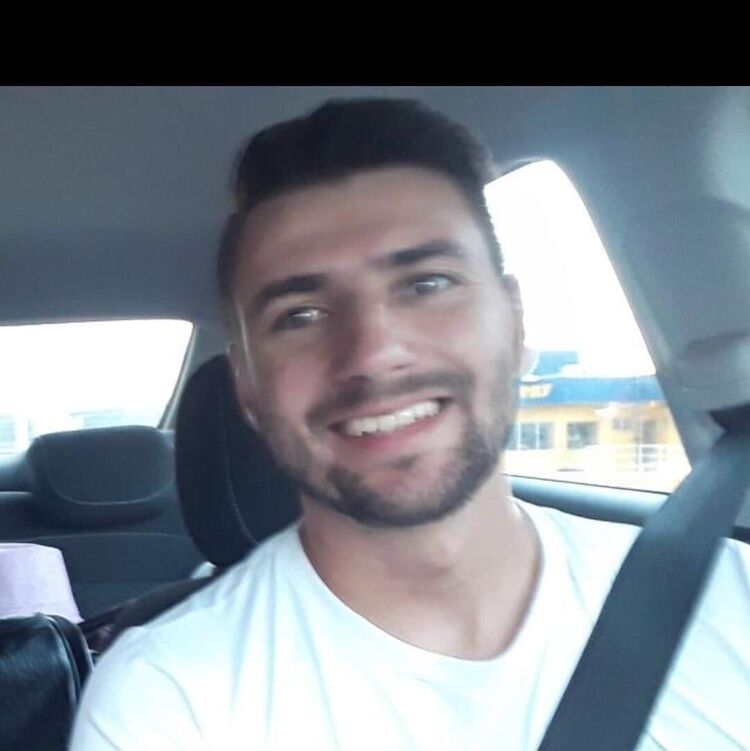  28584989  Renato, 30 ,    