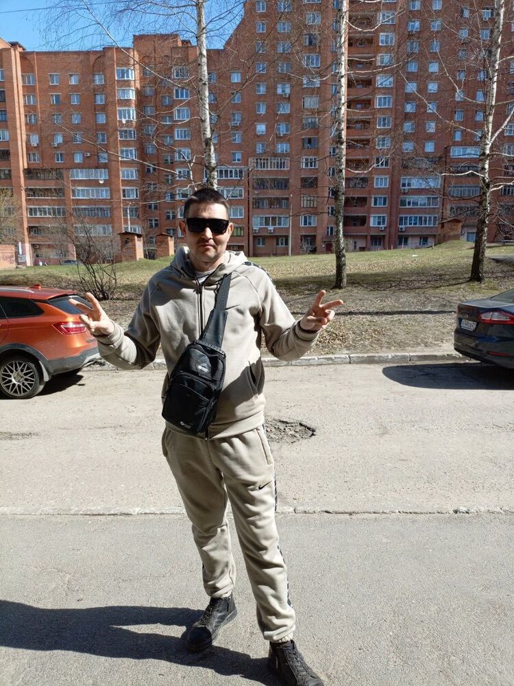  47562949  ˸, 33 ,    