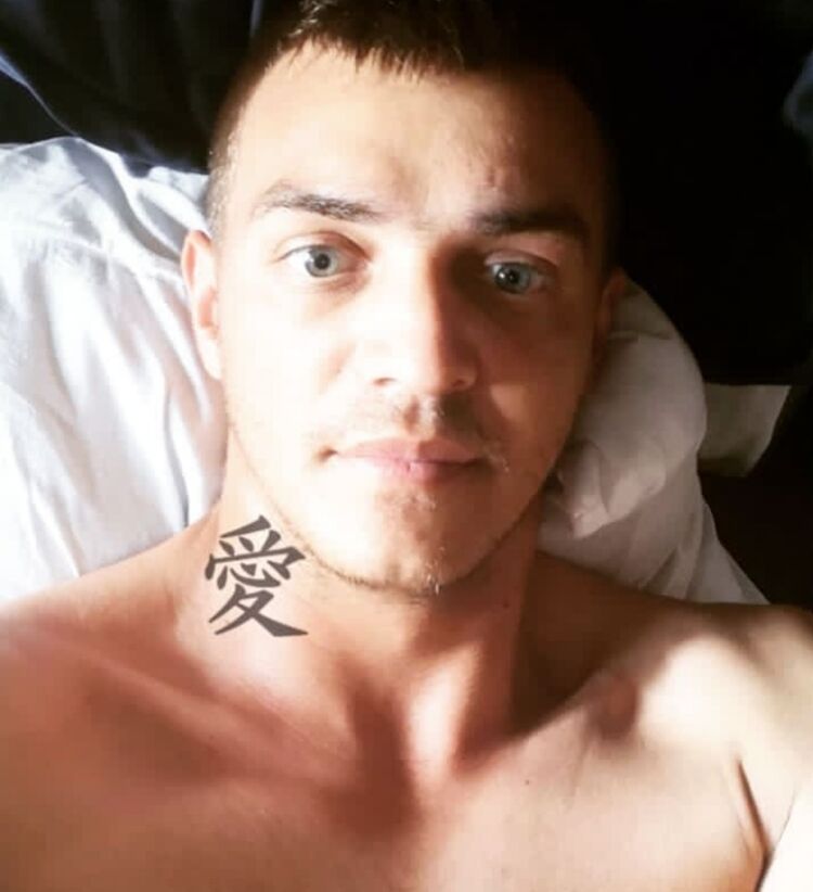  24749789  , 33 ,    
