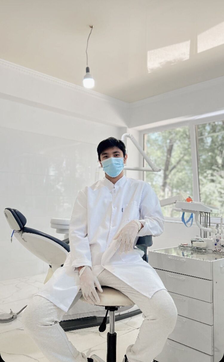  46972539  Zhasulan, 20 ,    