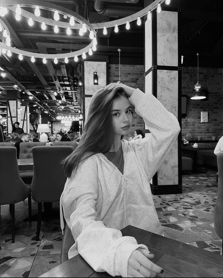  44812249  , 24 ,    -