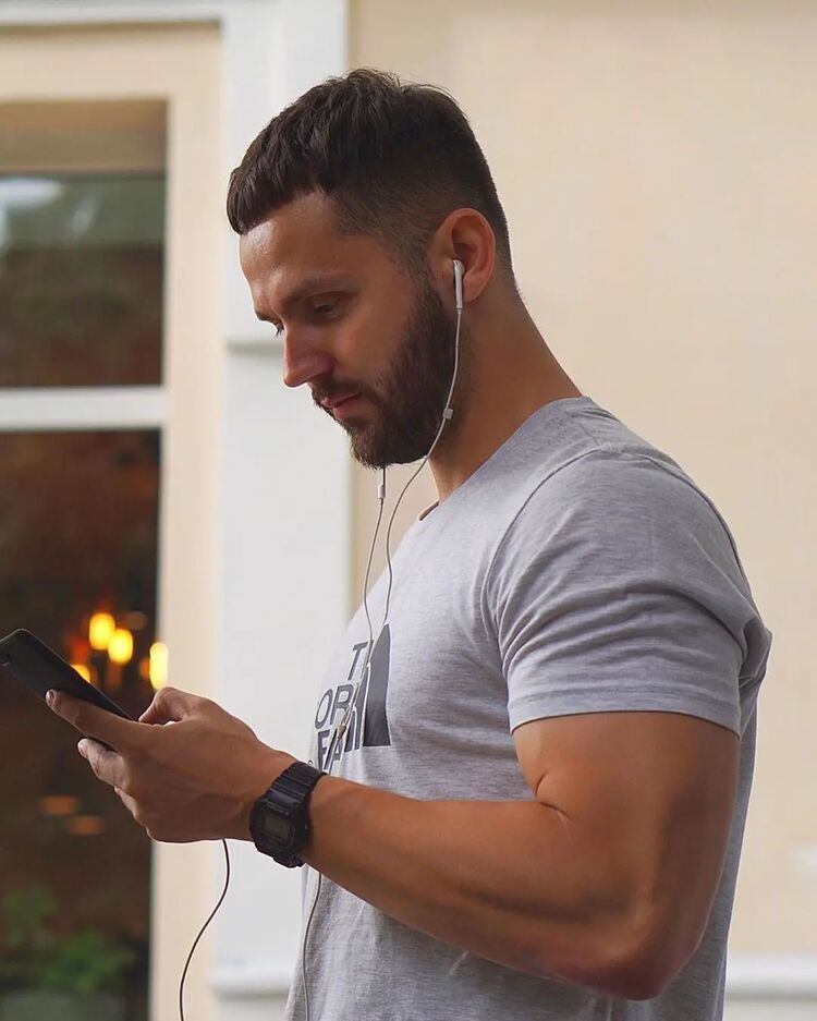  48835099  , 37 ,    