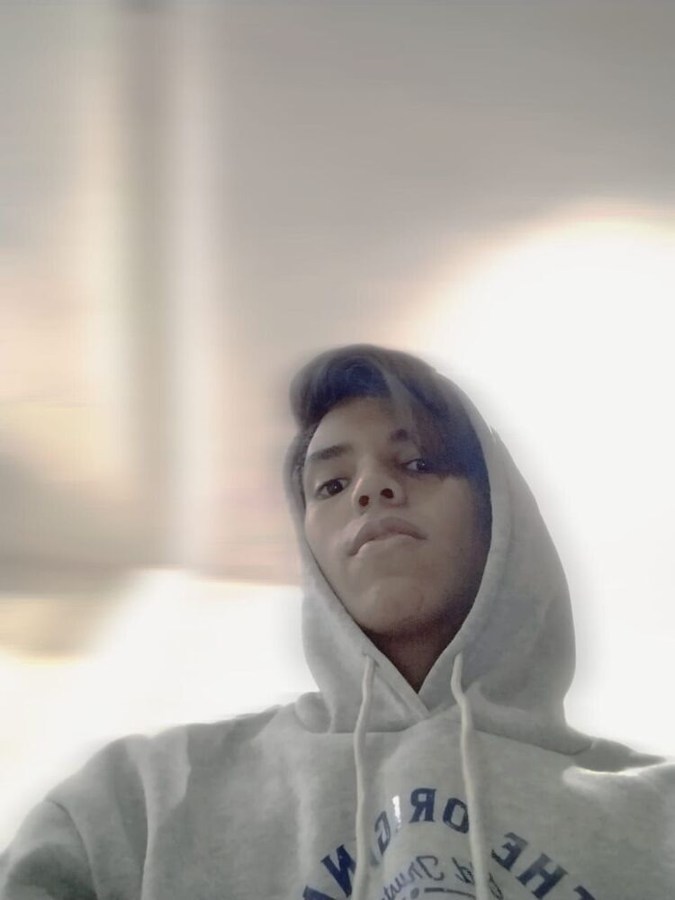 53320319  Christian, 19 ,    