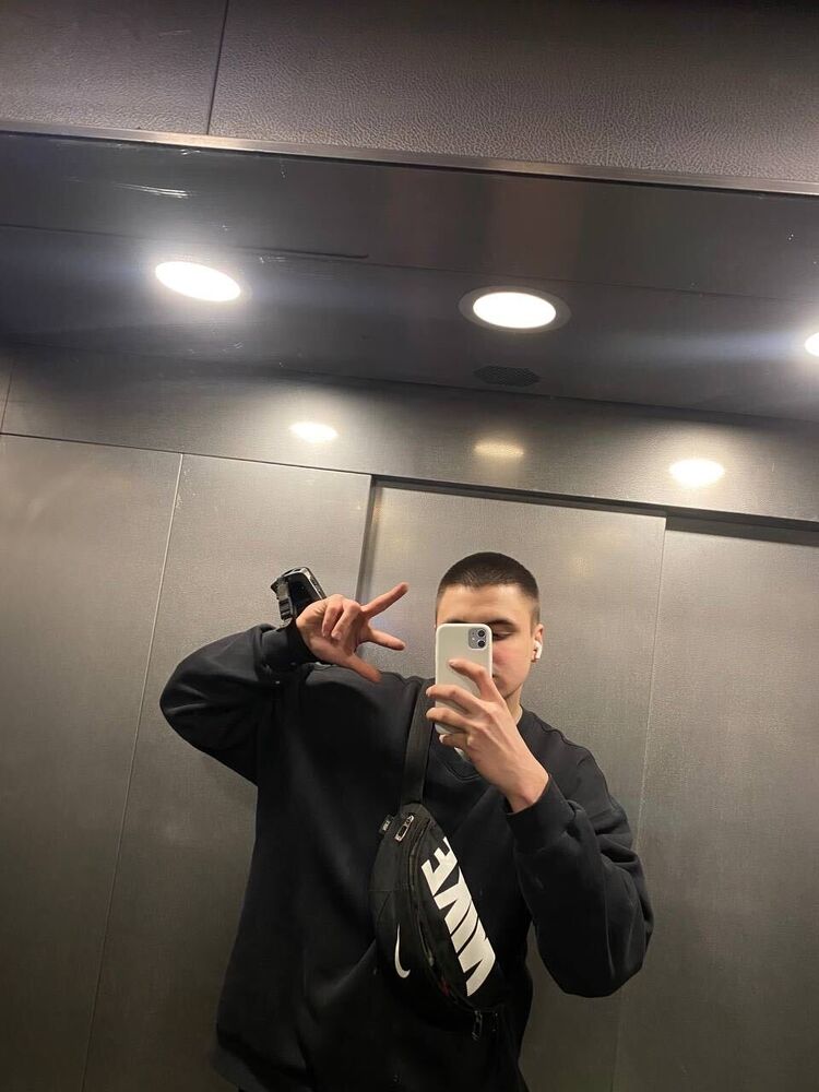  42226309  , 22 ,    -