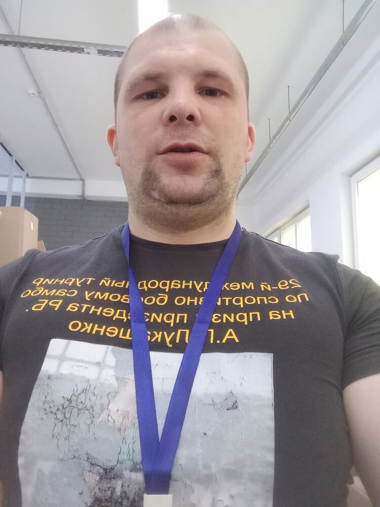  52852899  Andrei, 30 ,    