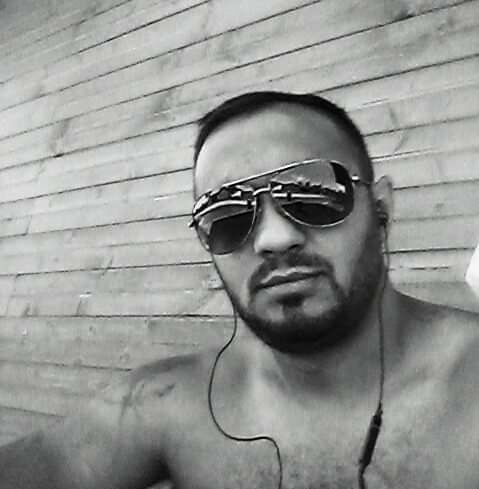  19077149  Emilio, 37 ,    