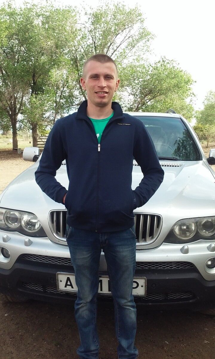  ,   Pasha, 37 ,   