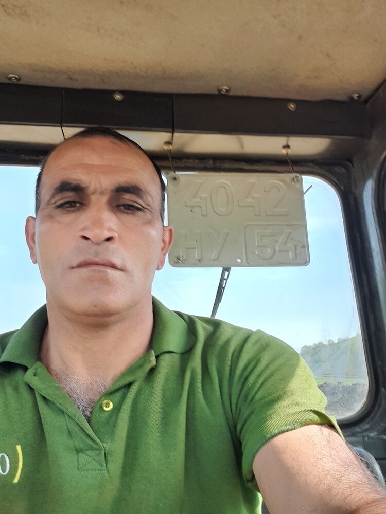  54553789  Bexruz, 47 ,    