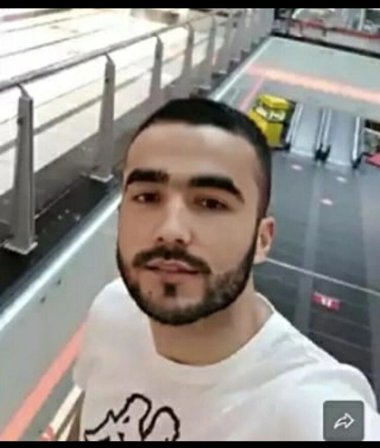  27918689  Ilyas, 30 ,    