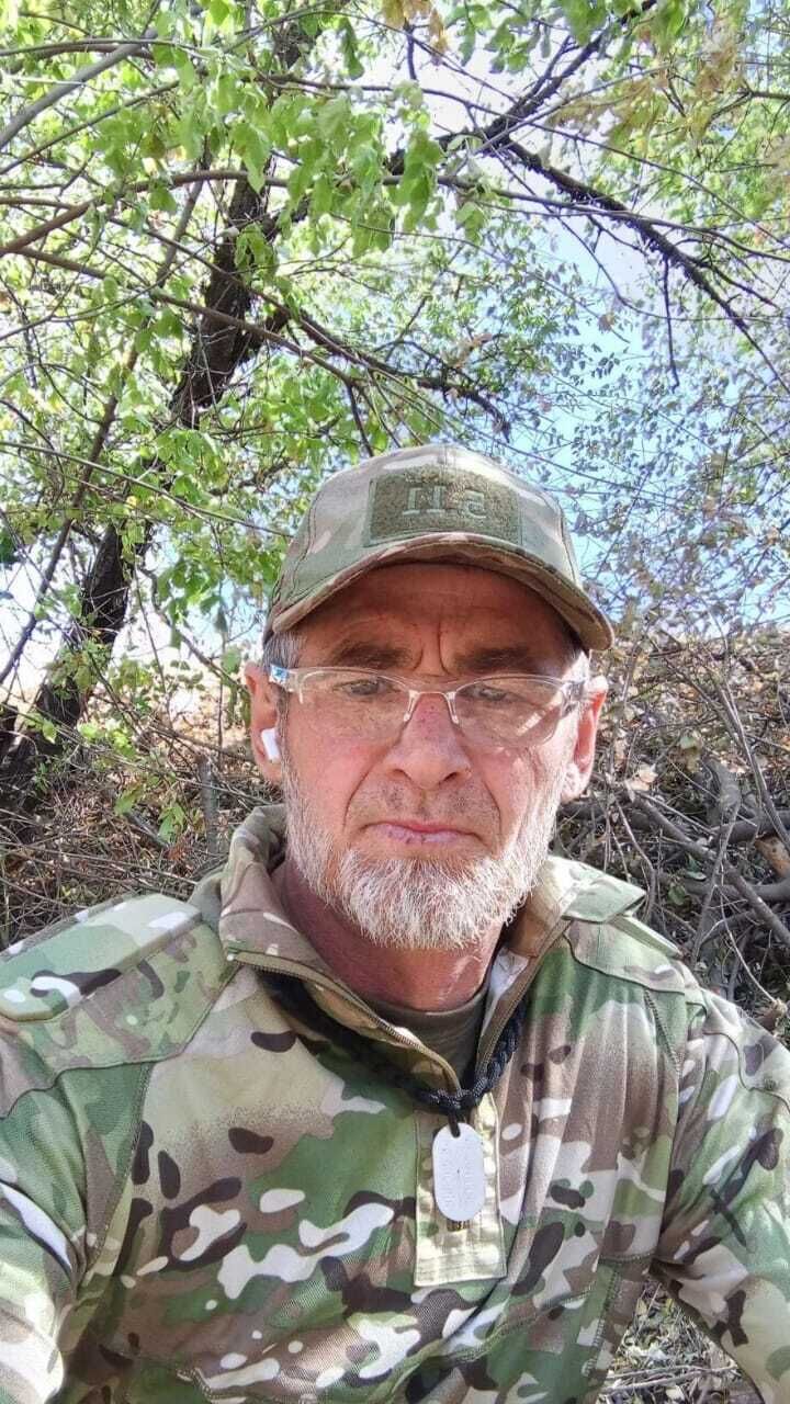  ,   Alik, 52 ,   ,   