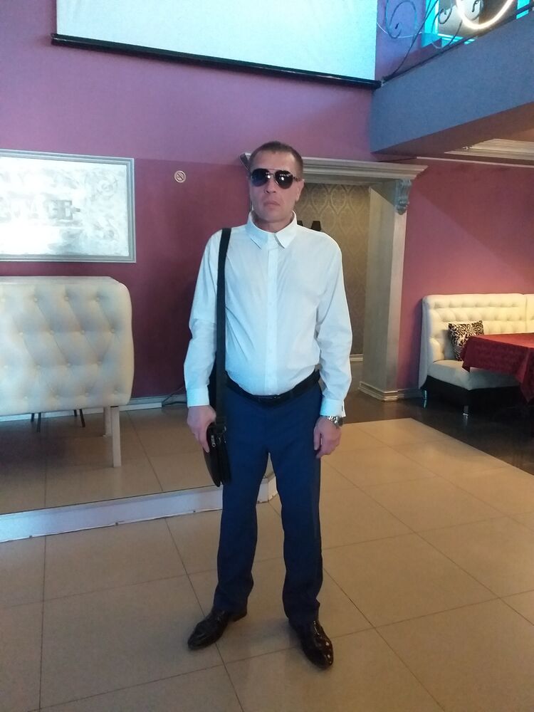  37163079  Oleg, 45 ,    -