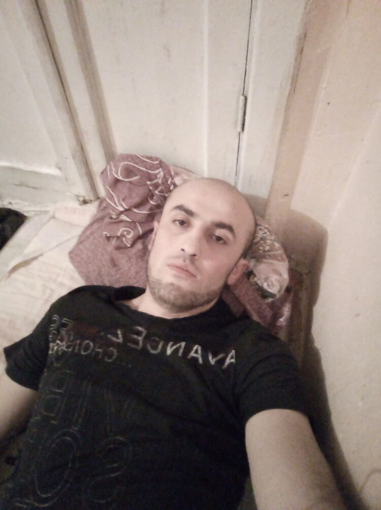  18876749  , 30 ,    
