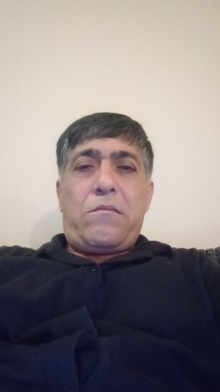  46151759  Zaur, 49 ,    