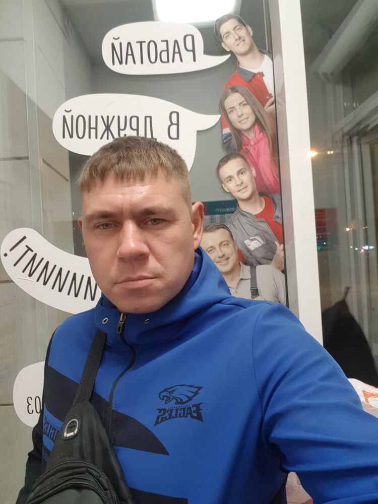  38225959  Oleg, 42 ,    