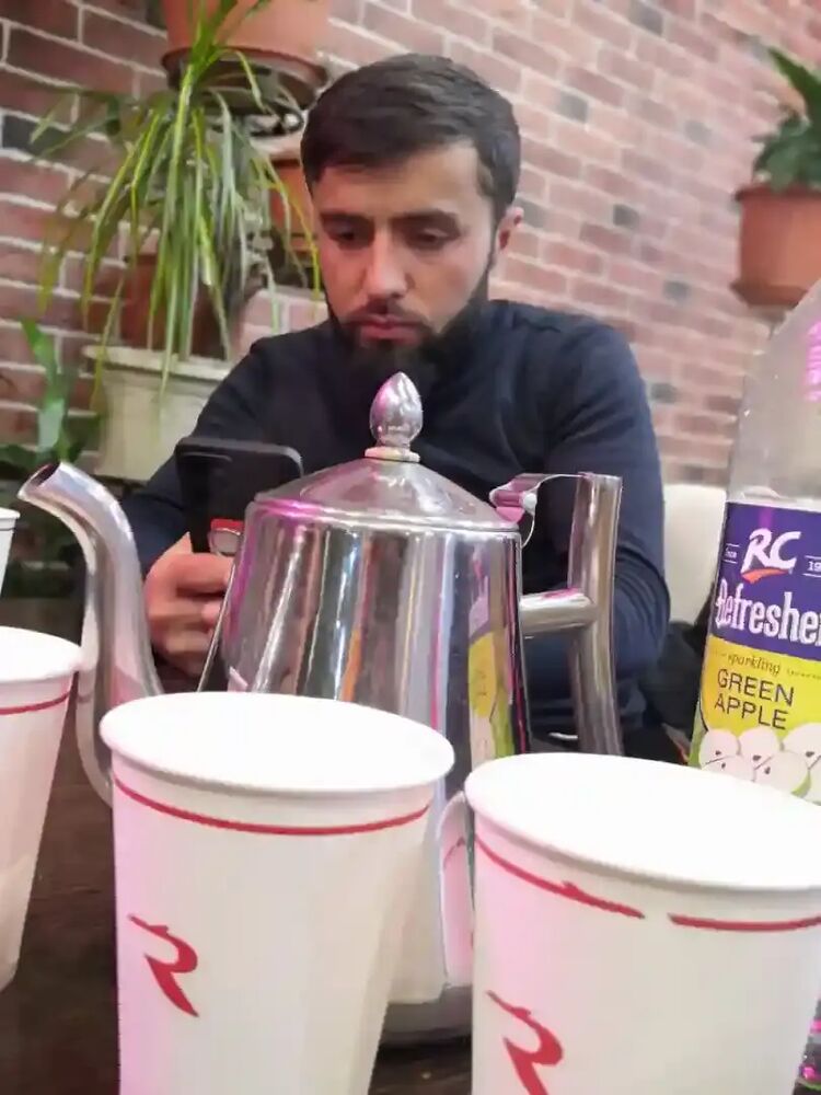  44569099  Ali, 29 ,     