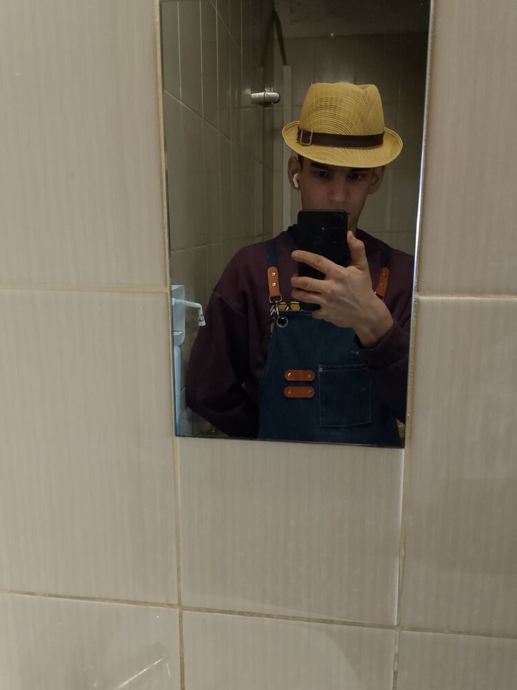  52112199  , 19 ,    -