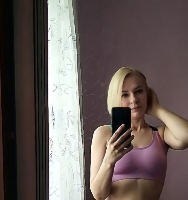  43459859  Elena, 43 ,    