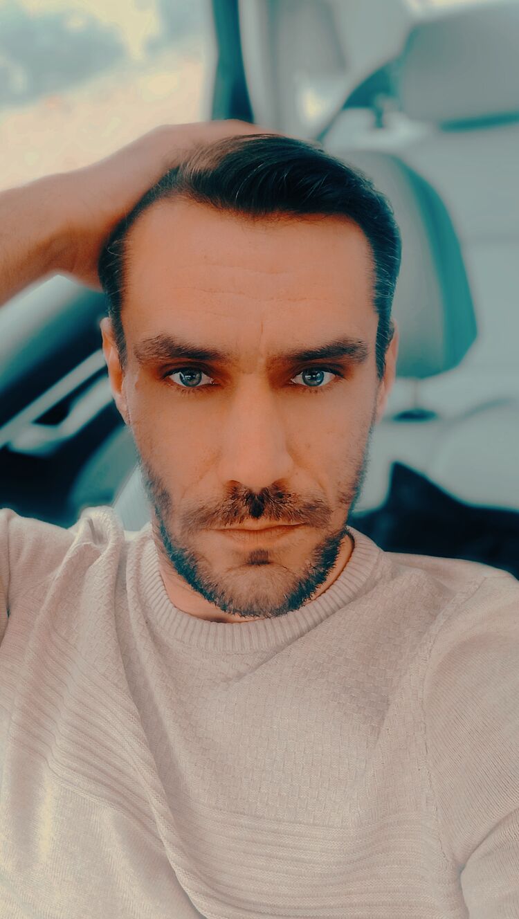  ,   Valentin, 34 ,   ,   