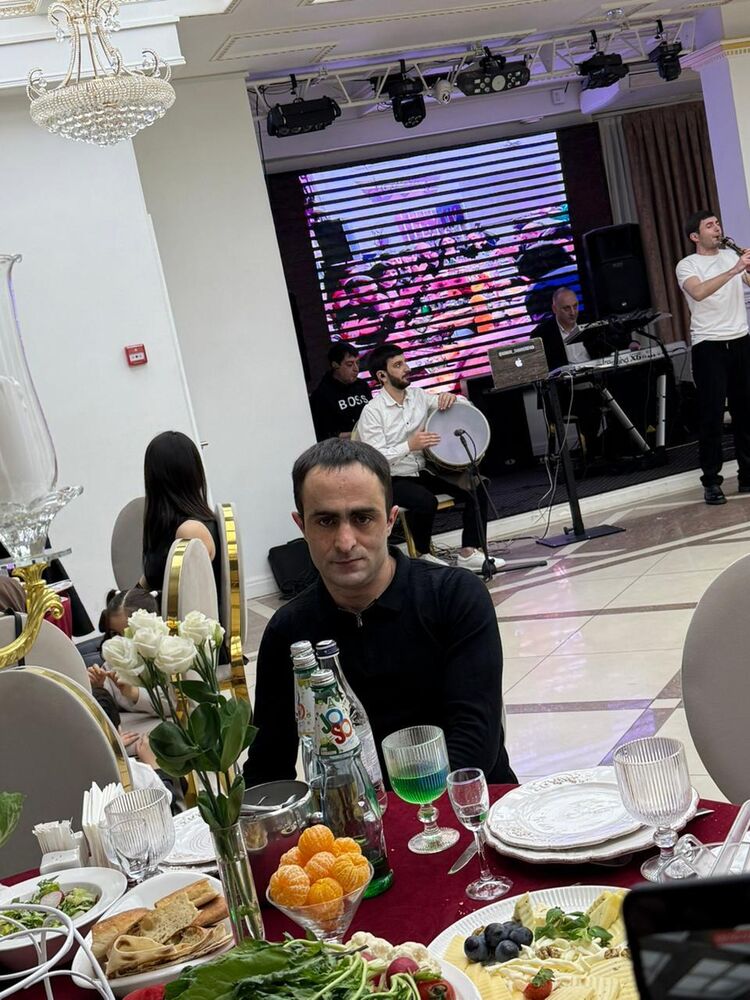  49439149  Garik, 36 ,    