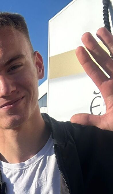  ,   Hustafford, 21 ,   ,   