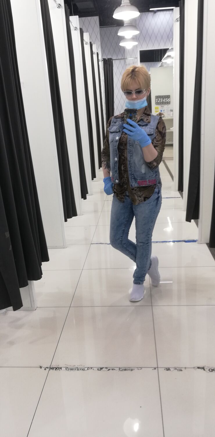  ,   ROKSIK, 46 ,     